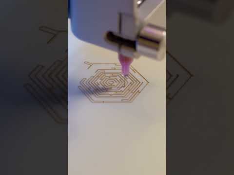 Miniatura filmu: Jak wydrukować elektrodę EKG ze złotej farby